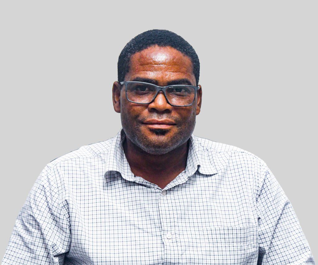 Dr_Lucas_Amenga